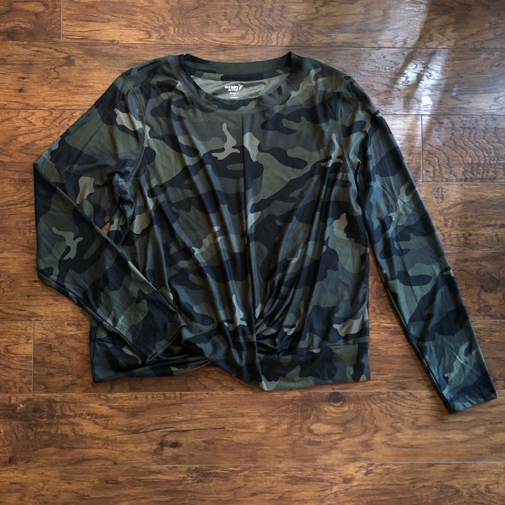 Old Navy Twist Front Camo Long Sleeve